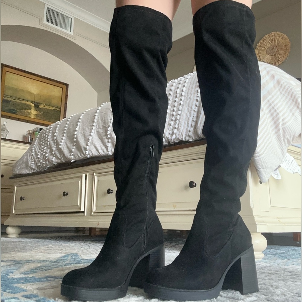 Mix No. 6 Black knee high suede boots!